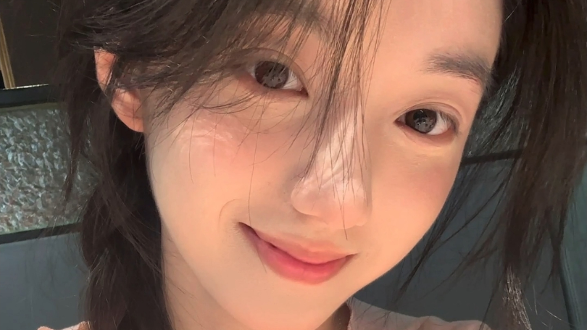 冰岛雷恰角半岛发生火山喷发